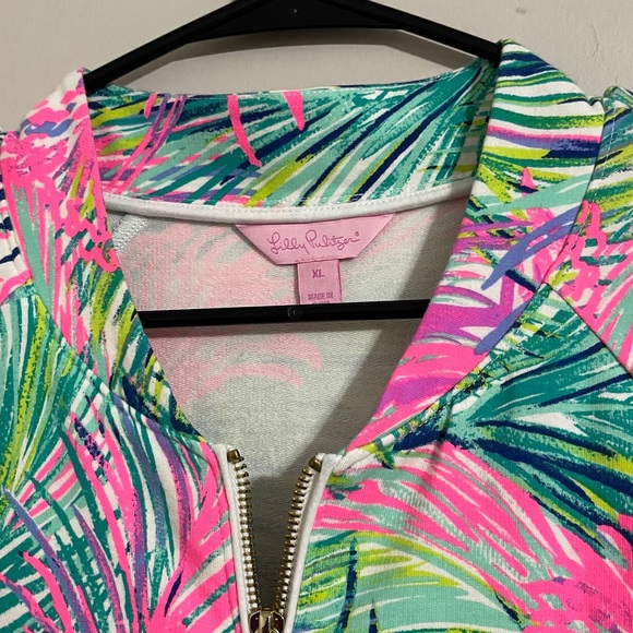 Lilly Pulitzer UPF 50+ Joleen Bomber zip-up jacket in the Scarlet Macaw print XL - Picture 4 of 8